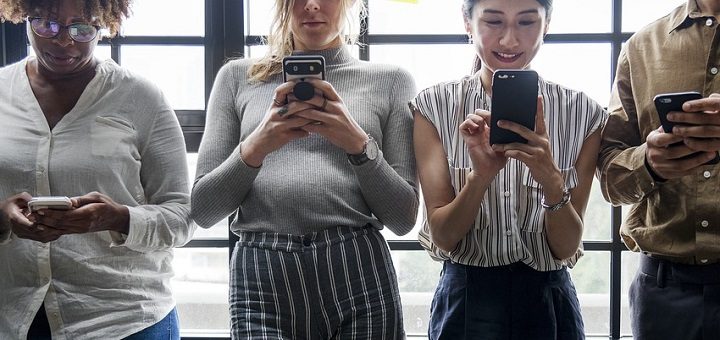 pristrastqvane ,telefon