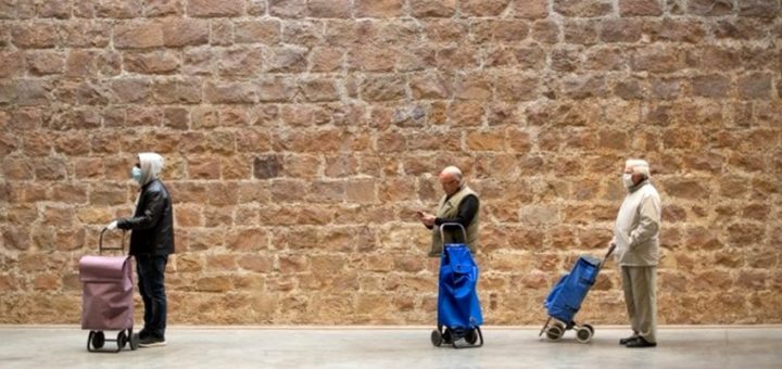 koronavirus socialna distantia