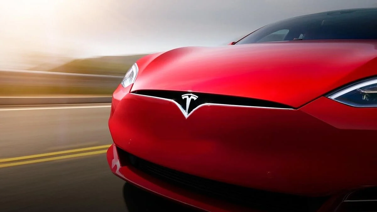 saht tesla avtopilot