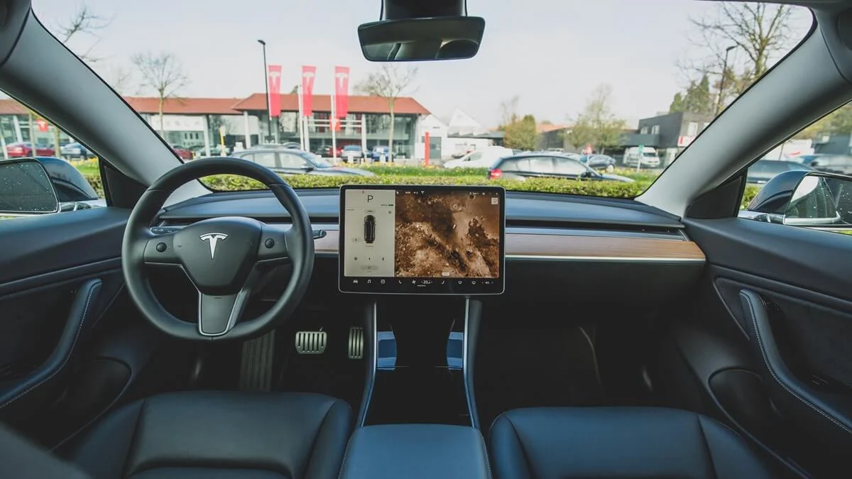 bremenna jena rajda v tesla